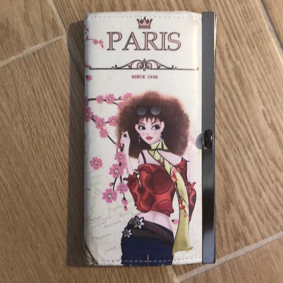 Handbags - NWOT Paris clutch